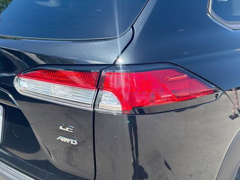 Used 2022 Toyota Corolla Cross LE image 27