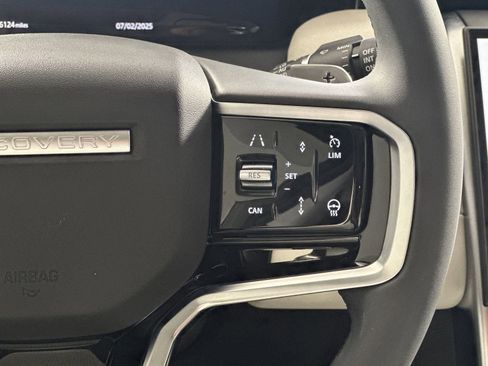 Used 2024 Land Rover Discovery Sport S image 23