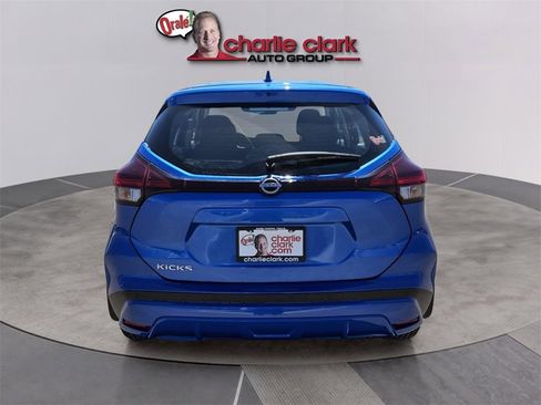 New 2025 Nissan Kicks Play S image 5