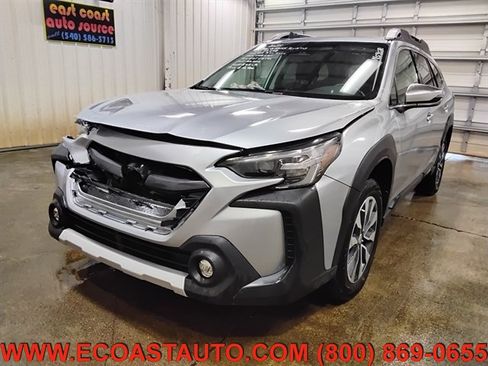 Used 2023 Subaru Outback Touring AWD/4WD image 4
