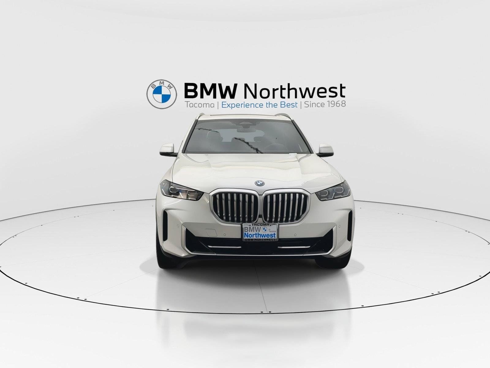 Used 2024 BMW X5 xDrive50e w/ Premium Package AWD/4WD image 8