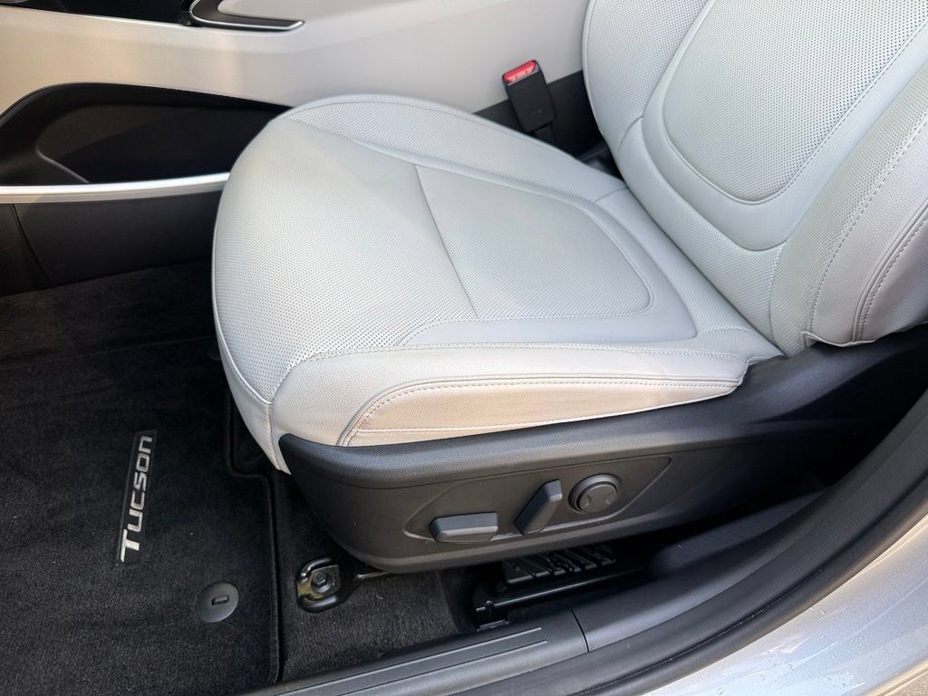 Used 2024 Hyundai Tucson Limited AWD/4WD image 26