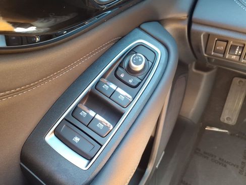 Certified 2025 Subaru Outback Limited XT AWD/4WD image 15