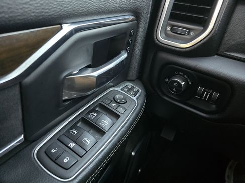 Used 2024 RAM 2500 Laramie w/ Safety Group AWD/4WD image 25