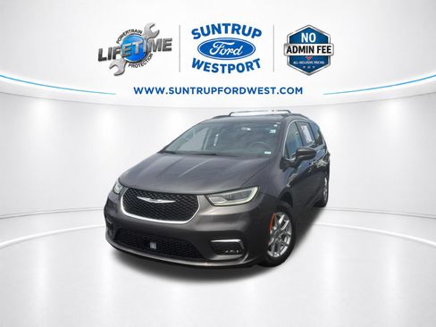 Used 2022 Chrysler Pacifica Touring-L FWD image 9