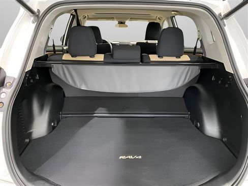 Used 2016 Toyota RAV4 XLE w/ Convenience Package image 12