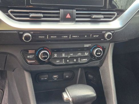 Used 2020 Kia Niro LXS image 16