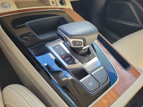 Used 2021 Audi Q5 Prestige w/ Prestige Package image 31