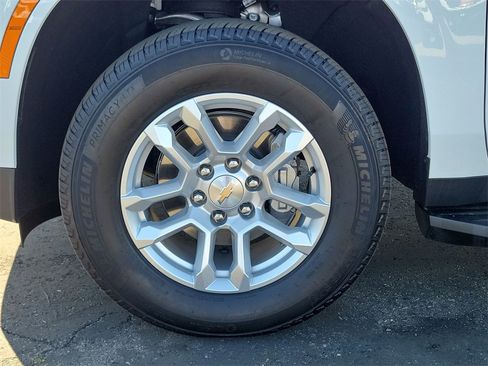 Used 2026 Chevrolet Tahoe LS image 32