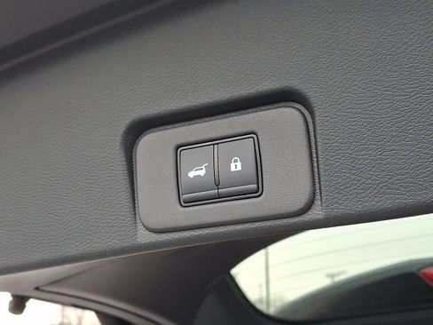 Certified 2024 Nissan Rogue Platinum image 30