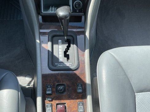 Used 1994 Mercedes-Benz E 320 Convertible image 25