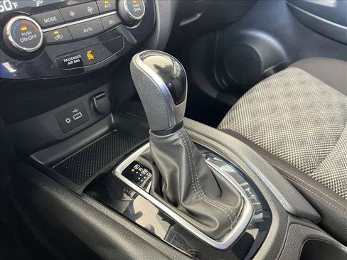 Used 2021 Nissan Rogue Sport SV AWD/4WD image 15