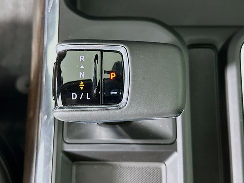 Used 2023 GMC Sierra 1500 SLT AWD/4WD image 24