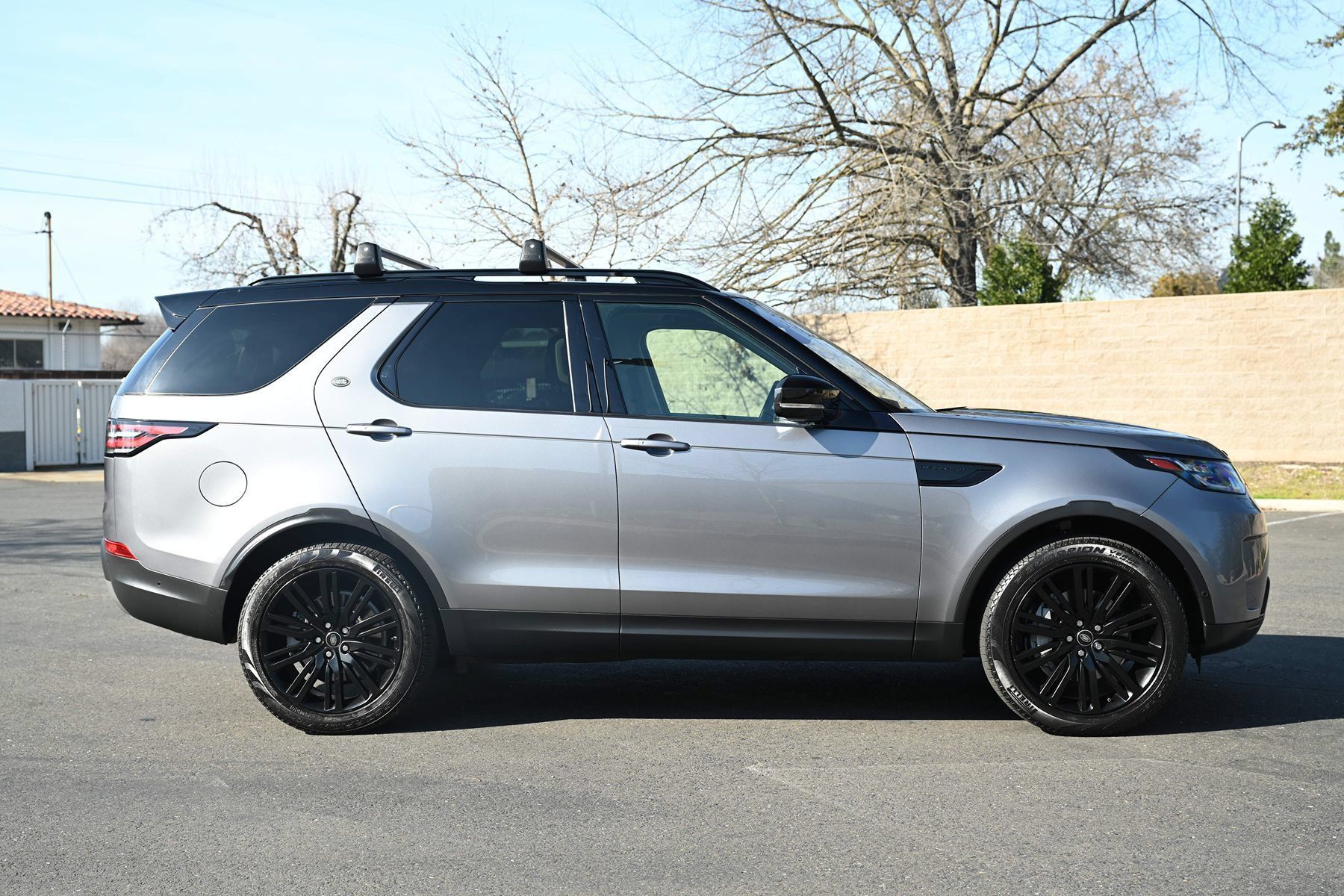 Used 2020 Land Rover Discovery HSE AWD/4WD image 8
