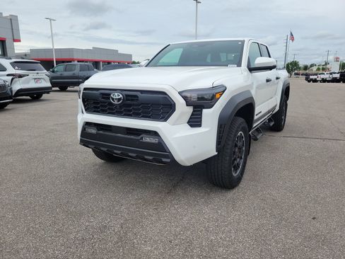 New 2026 Toyota Tacoma TRD Off-Road AWD/4WD image 2