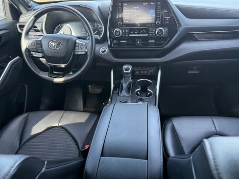Used 2021 Toyota Highlander XSE image 15