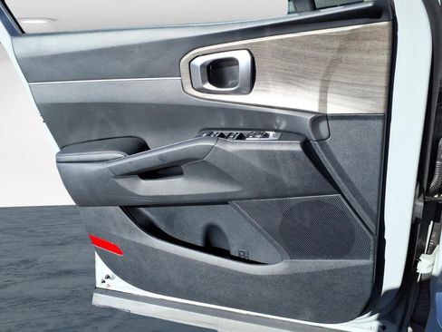 Used 2023 Kia Sorento S w/ Panoramic Sunroof Package image 28