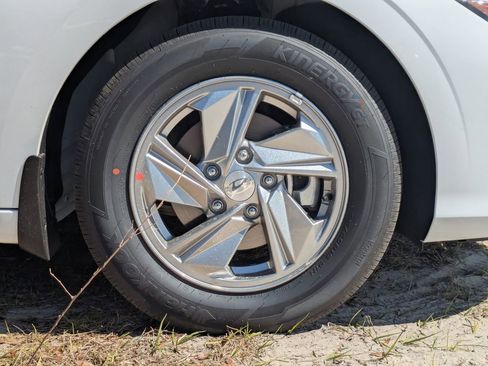 New 2026 Hyundai Elantra SE FWD image 10