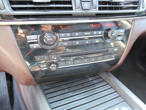 Used 2014 BMW X5 xDrive50i image 18