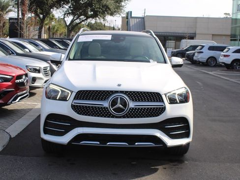 Used 2022 Mercedes-Benz GLE 450 4MATIC w/ AMG Line Exterior image 2