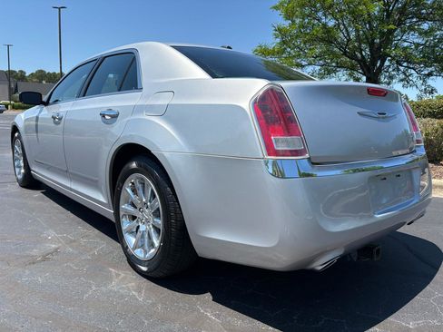 Used 2012 Chrysler 300 Limited RWD image 6