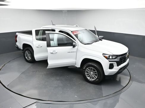 Used 2024 Chevrolet Colorado LT image 49