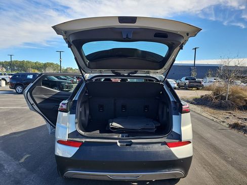 Used 2023 Chevrolet Bolt EUV LT w/ Convenience Package image 16