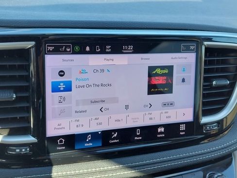 Used 2022 Chrysler Pacifica Touring-L image 35