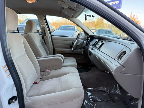 Used 2004 Ford Crown Victoria Police Interceptor image 23