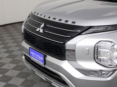 Used 2024 Mitsubishi Outlander SEL AWD/4WD image 11