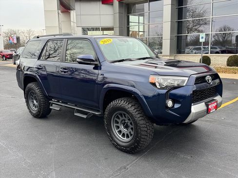 Used 2019 Toyota 4Runner TRD Off-Road Premium image 1
