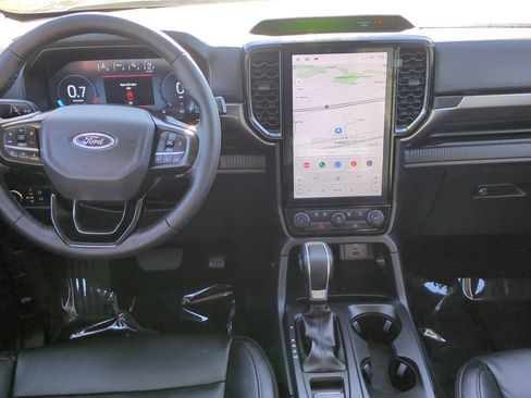 Used 2025 Ford Ranger Lariat w/ Black Appearance Package image 28