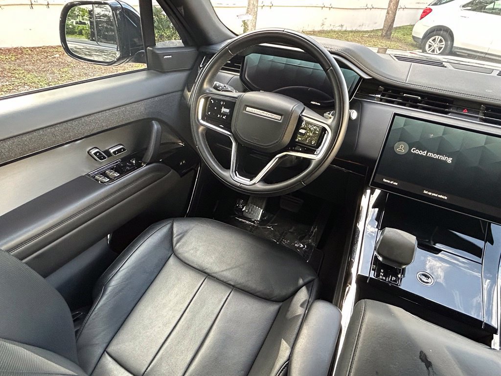 Used 2025 Land Rover Range Rover Sport SE AWD/4WD image 9