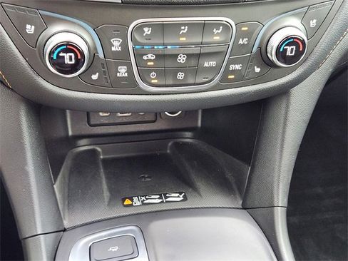 Used 2019 Chevrolet Equinox Premier image 19