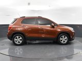 Used 2019 Chevrolet Trax LT w/ LT Convenience Package image 5