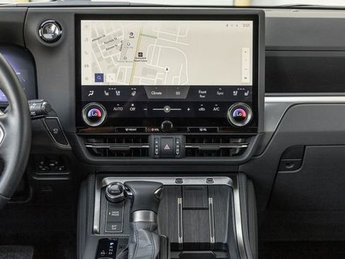 Used 2025 Lexus GX 550 w/ Accessory Package (2T) image 7