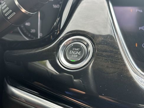 Used 2020 Cadillac XT6 Premium Luxury image 17