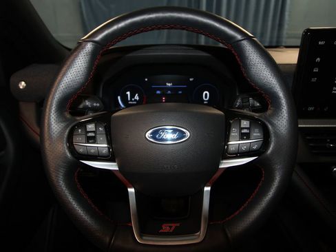 Used 2025 Ford Explorer ST AWD/4WD image 13