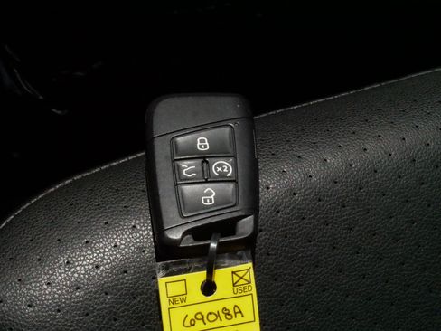 Used 2019 Volkswagen Jetta SE w/ Cold Weather Package FWD image 30
