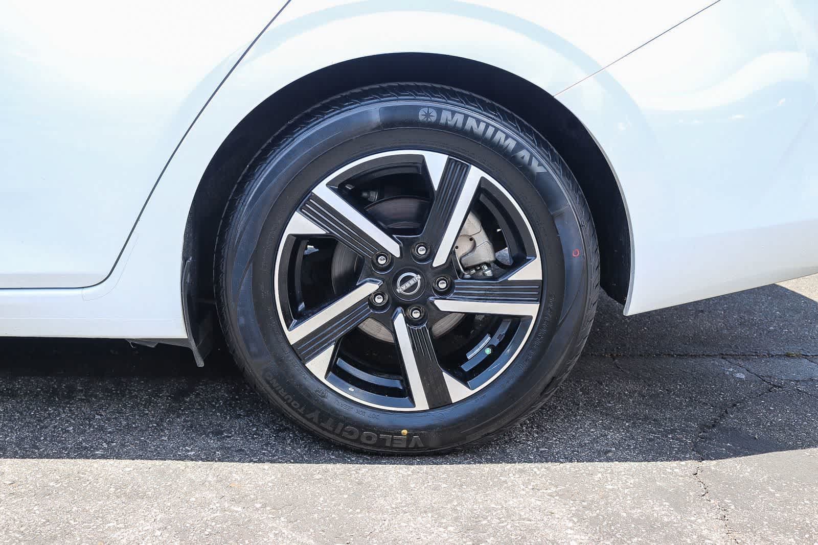 Used 2024 Nissan Sentra SV FWD image 11