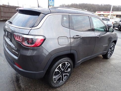 Certified 2022 Jeep Compass Limited image 7