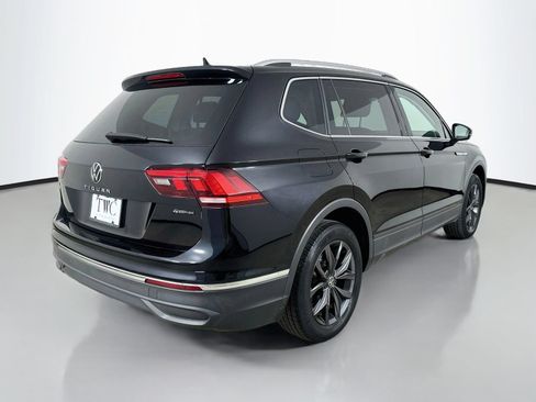 Certified 2023 Volkswagen Tiguan SE w/ Panoramic Sunroof Package AWD/4WD image 5