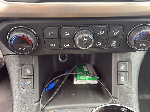 Used 2018 GMC Acadia Denali w/ Technology Package image 22