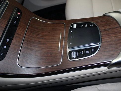 Used 2022 Mercedes-Benz GLC 300 4MATIC w/ Premium Package Lite image 21