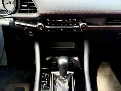 Used 2024 MAZDA MAZDA3 s image 24
