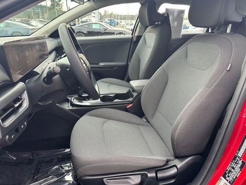 Used 2025 Kia K4 LXS image 9