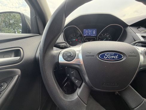 Used 2014 Ford Focus SE FWD image 17