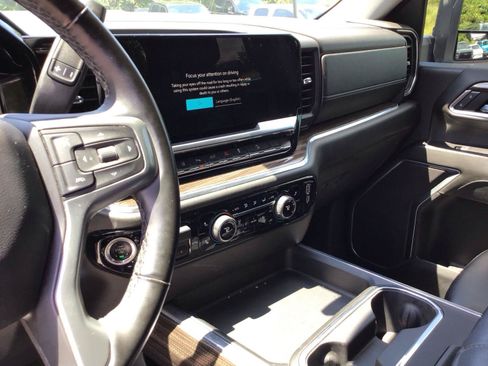 Used 2025 Chevrolet Silverado 2500 LT w/ Trail Boss Package AWD/4WD image 8