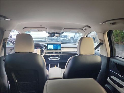 New 2026 Lincoln Corsair Premiere image 19