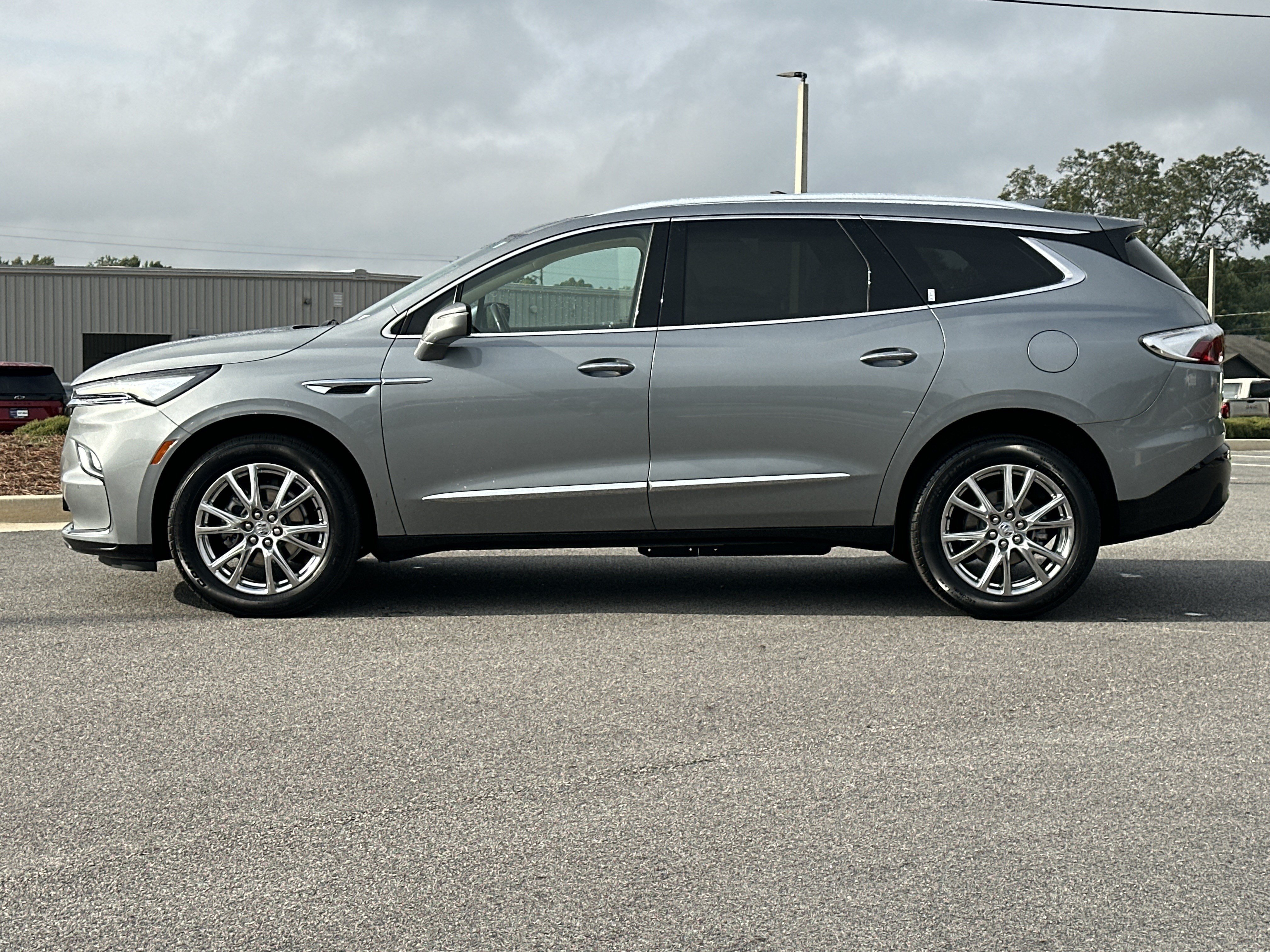 Certified 2023 Buick Enclave Essence w/ Experience Buick Package FWD image 10